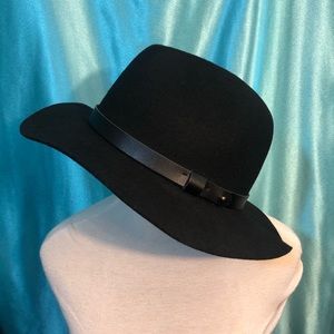 H&M 100% Wool hat